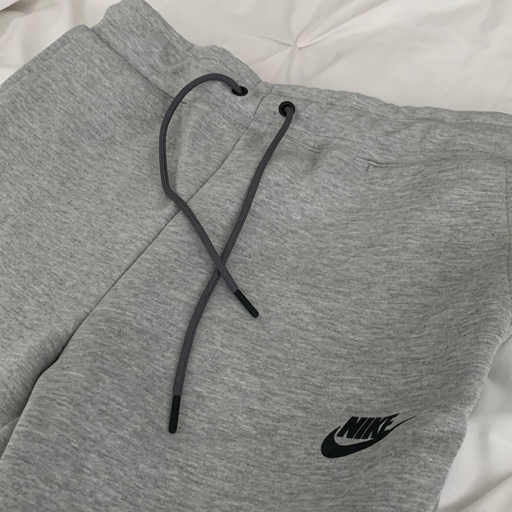 MENS Nike Tech Sweatpants NWOT size S